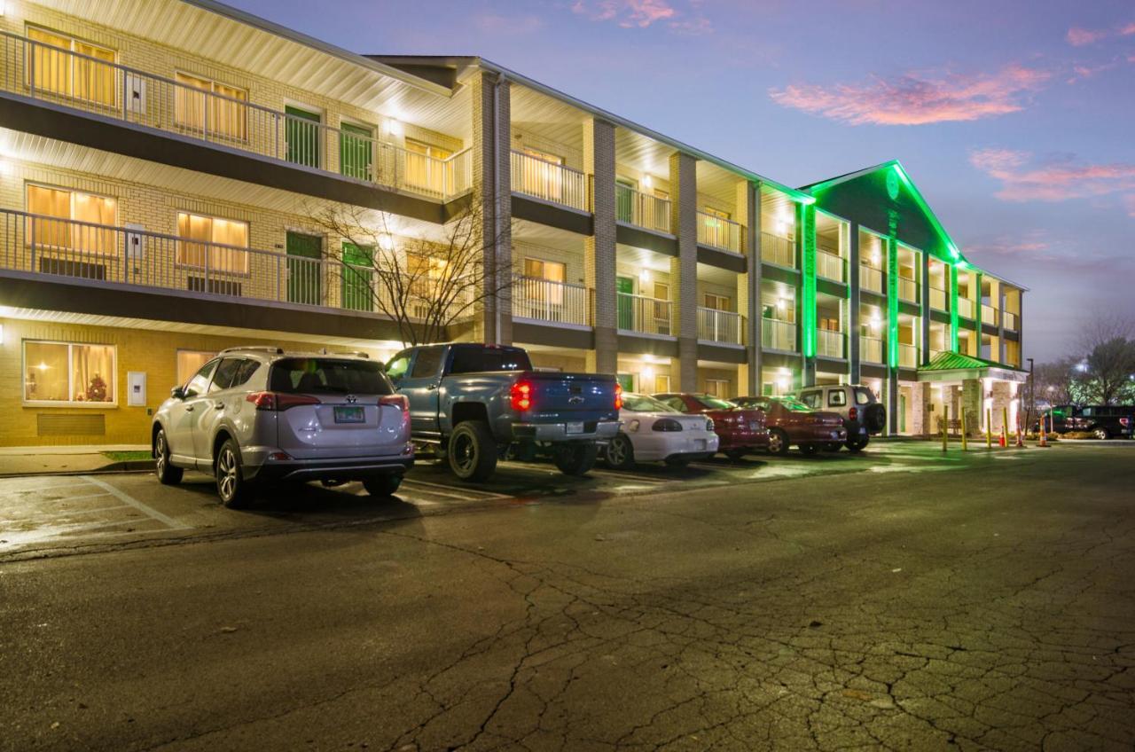 Hometowne Studios By Red Roof Detroit - Livonia Dış mekan fotoğraf